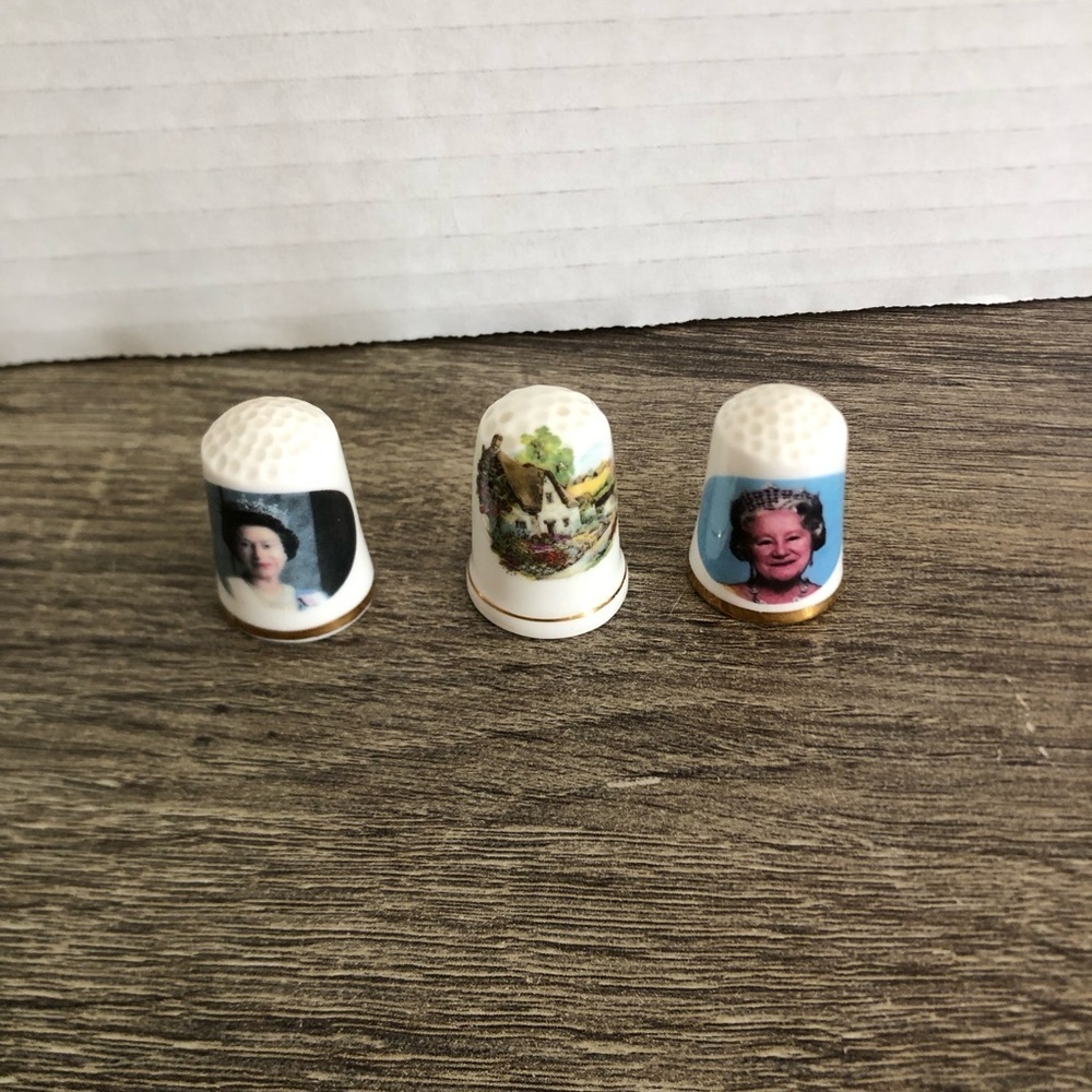 Vtg Decorative Ceramic Thimbles